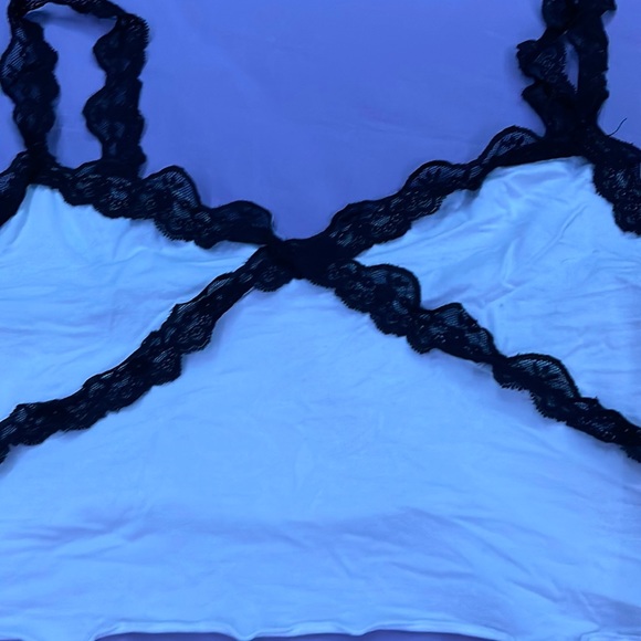 Black and white laced crop from shein - Picture 1 of 2